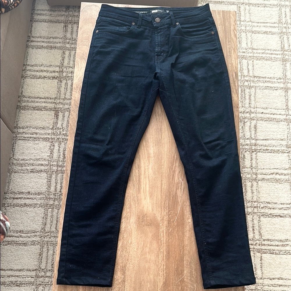 Men's dark wash barbell athletic fit jean